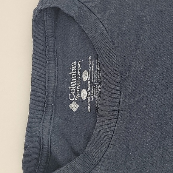 Mens Size L Columbia Navy Blue Tshirt Fish - Picture 6 of 6